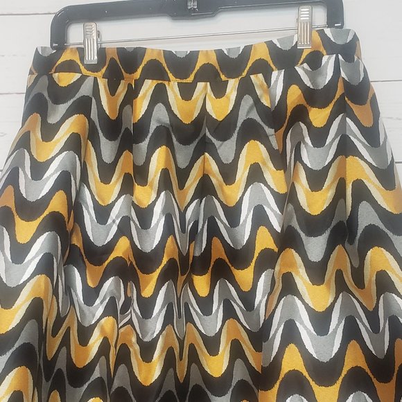 Lane Bryant Wavelength Circle Skirt - Picture 3 of 8
